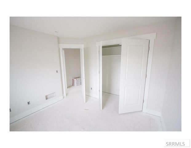 1736 S Bellagio Drive, Ammon, ID 83401