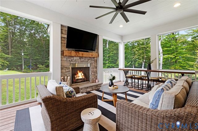 12213 Capwell Dr, Midlothian, VA 23113