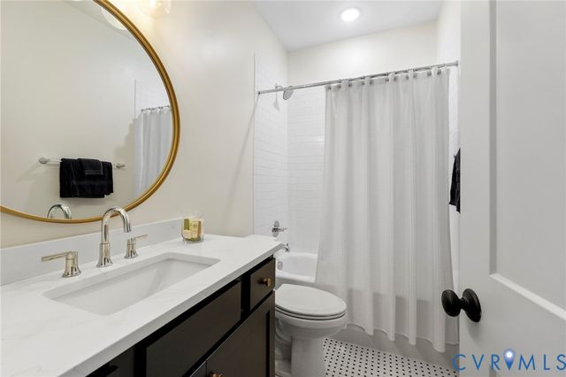 12213 Capwell Dr, Midlothian, VA 23113