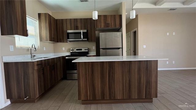 2911 W Kenwood Street, Edinburg, TX 78541