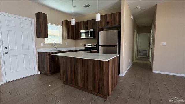 2911 W Kenwood Street, Edinburg, TX 78541