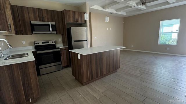 2911 W Kenwood Street, Edinburg, TX 78541