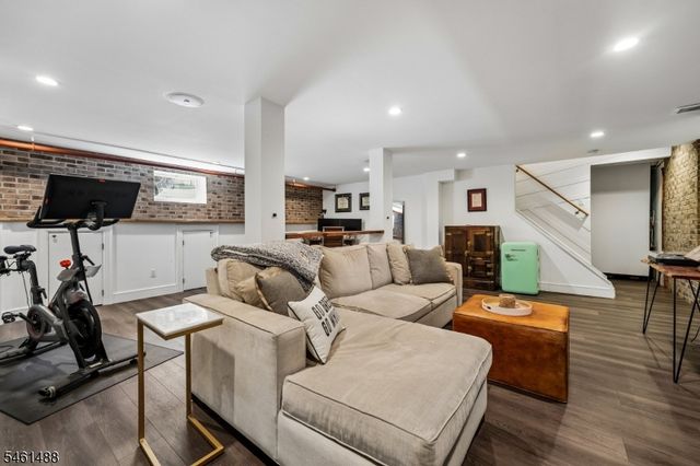 1400 Orchard Rd, Mountainside Boro, NJ 07092