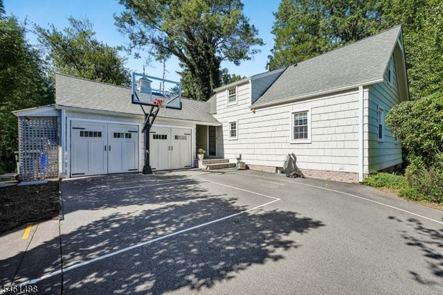 1400 Orchard Rd, Mountainside Boro, NJ 07092