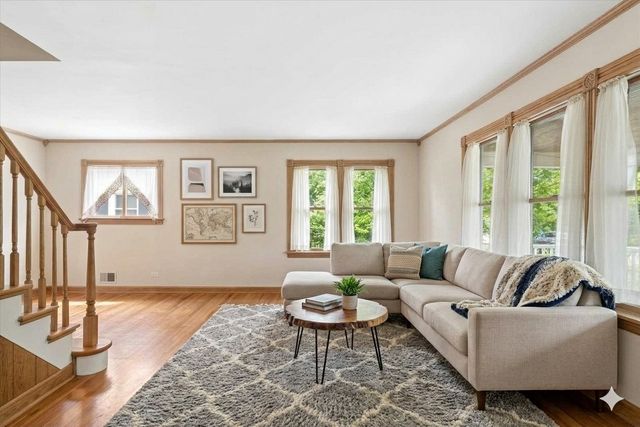 319 Leclaire Avenue, Wilmette, IL 60091
