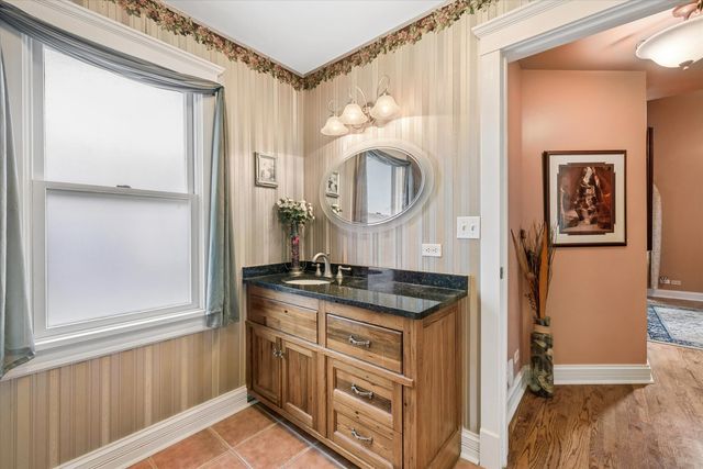 319 Leclaire Avenue, Wilmette, IL 60091