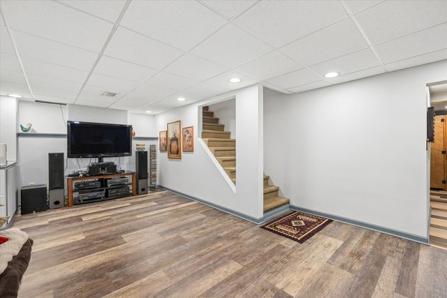319 Leclaire Avenue, Wilmette, IL 60091