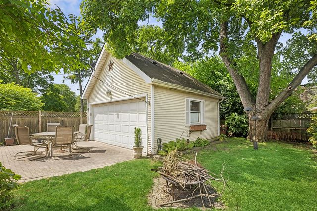 319 Leclaire Avenue, Wilmette, IL 60091