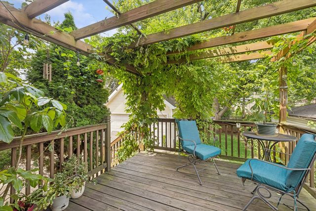 319 Leclaire Avenue, Wilmette, IL 60091