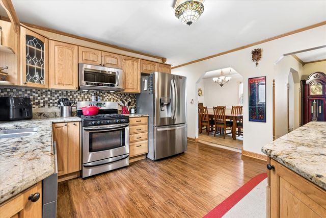 319 Leclaire Avenue, Wilmette, IL 60091