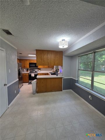 1804 Kangaroo Avenue, Killeen, TX 76543
