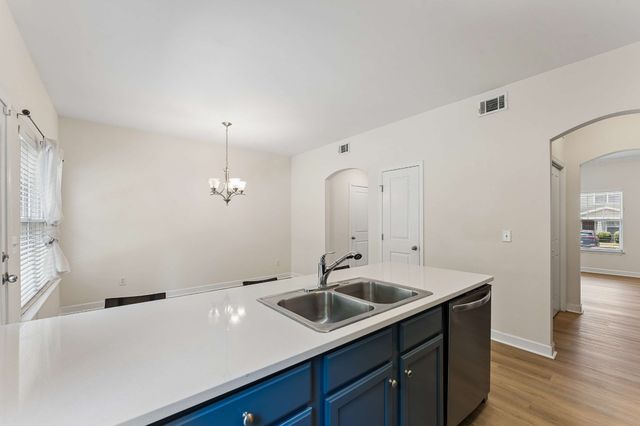 553 Rosedale Ave Apt 107, Nashville, TN 37211