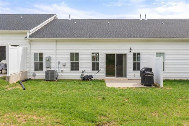 3933 Sudley Point, Jamestown, NC 27282