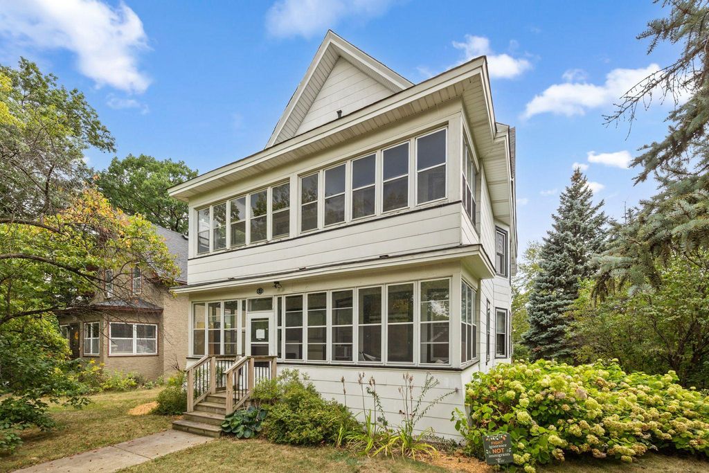 1075 Burr Street, Saint Paul, MN 55130 — exterior
