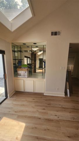 2127 Manor Green Drive, Houston, TX 77077