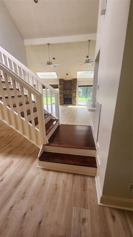 2127 Manor Green Drive, Houston, TX 77077