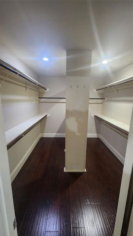 2127 Manor Green Drive, Houston, TX 77077