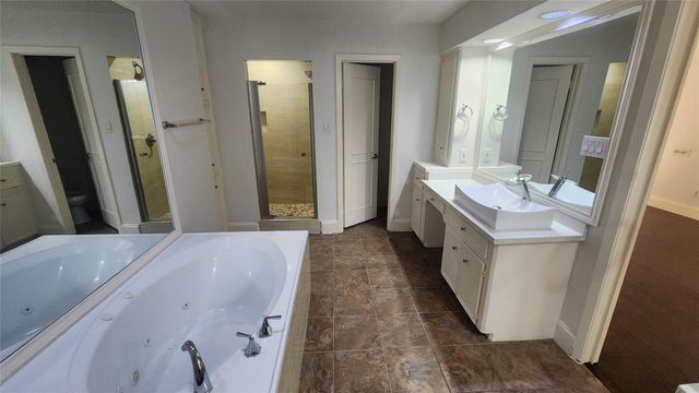 2127 Manor Green Drive, Houston, TX 77077