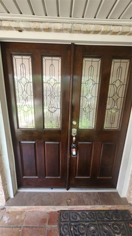 2127 Manor Green Drive, Houston, TX 77077