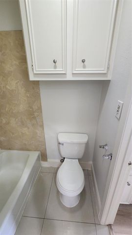 2127 Manor Green Drive, Houston, TX 77077
