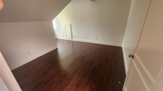 2127 Manor Green Drive, Houston, TX 77077