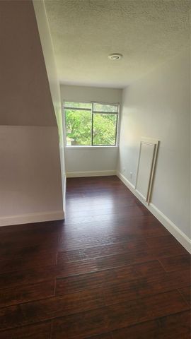 2127 Manor Green Drive, Houston, TX 77077
