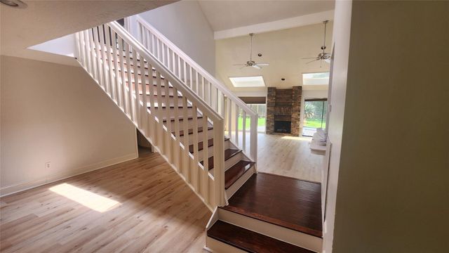 2127 Manor Green Drive, Houston, TX 77077