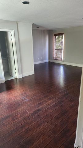 2127 Manor Green Drive, Houston, TX 77077