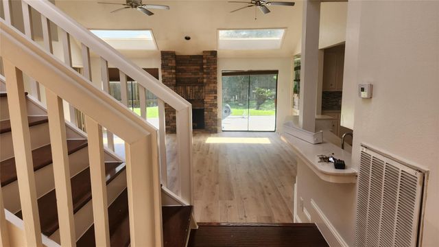 2127 Manor Green Drive, Houston, TX 77077