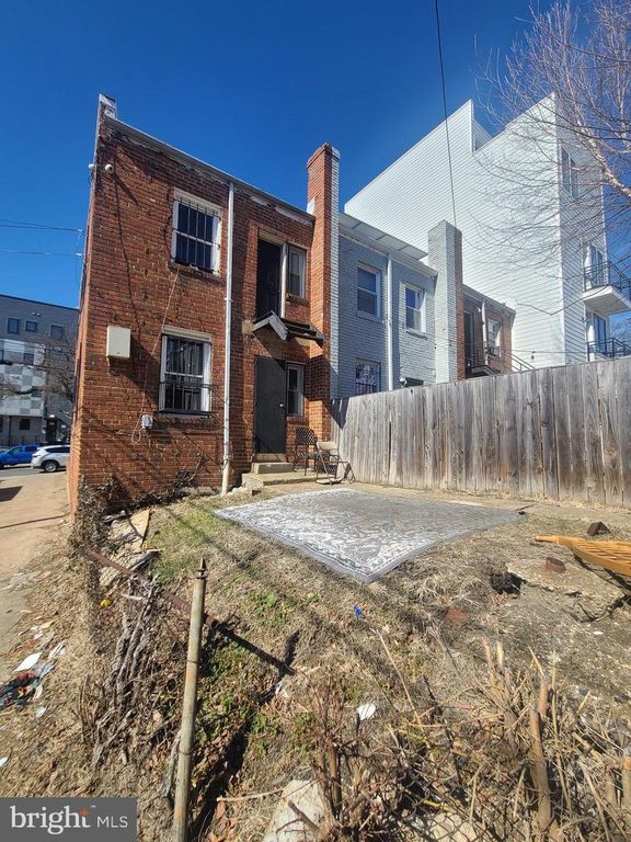 811 18TH ST NE, Washington, DC 20002