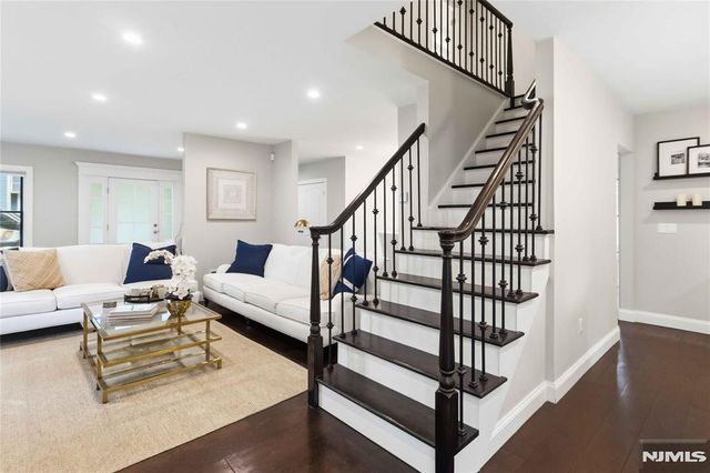 59 Ferndale Avenue, Glen Rock, NJ 07452