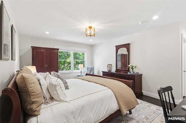 59 Ferndale Avenue, Glen Rock, NJ 07452