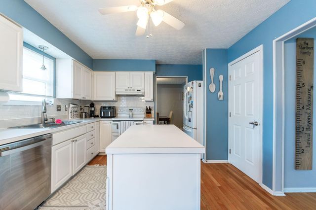 3655 Lake Albert Way, Grove City, OH 43123