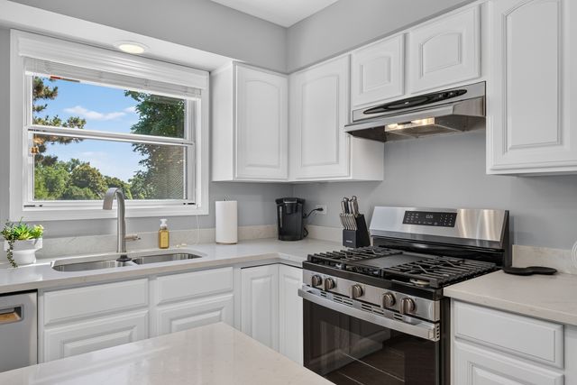 12 Foxglove Court, Bolingbrook, IL 60440
