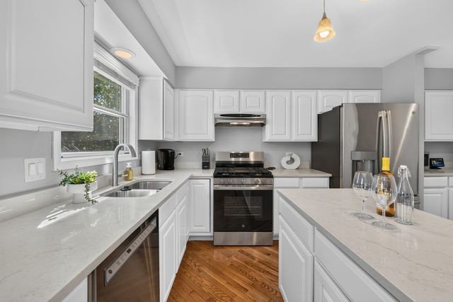 12 Foxglove Court, Bolingbrook, IL 60440