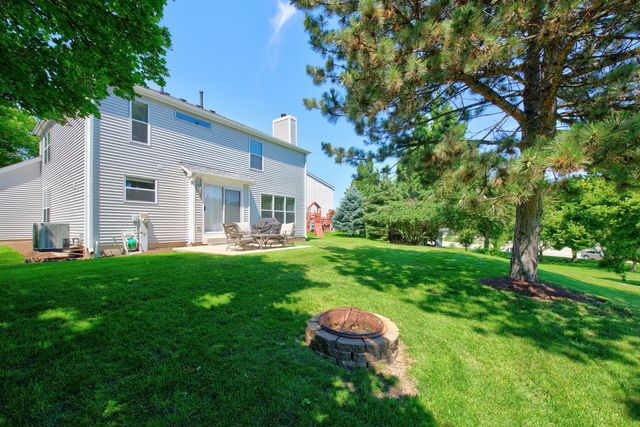 12 Foxglove Court, Bolingbrook, IL 60440