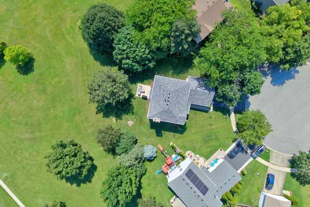 12 Foxglove Court, Bolingbrook, IL 60440