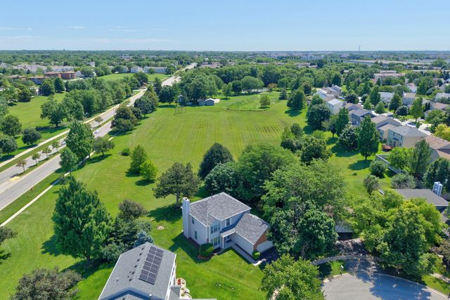12 Foxglove Court, Bolingbrook, IL 60440
