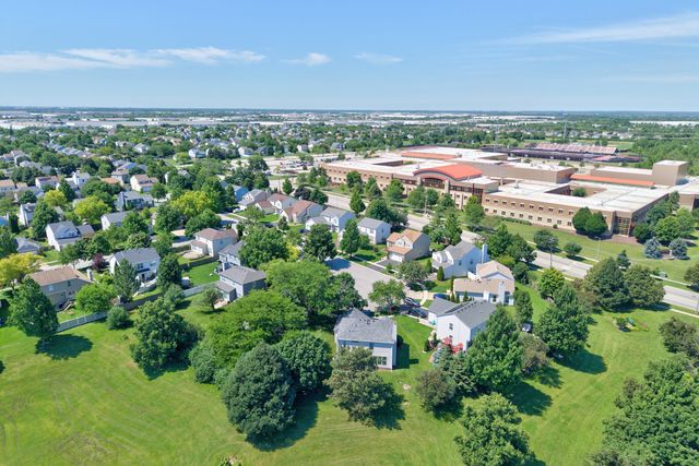 12 Foxglove Court, Bolingbrook, IL 60440