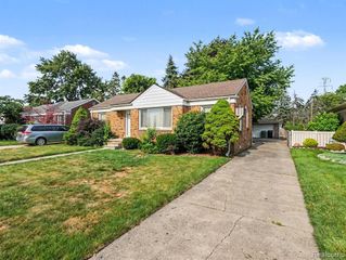 6350 Robinson Avenue, Allen Park, MI 48101