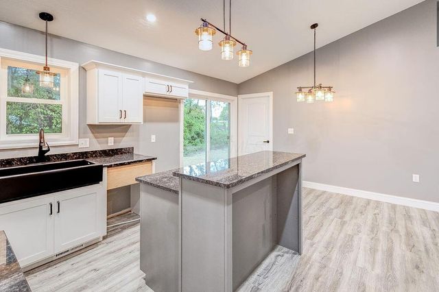 228 E Walnut Street, Danville, OH 43014
