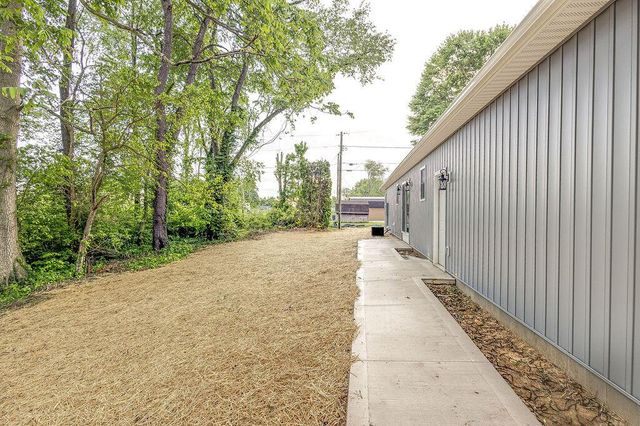 228 E Walnut Street, Danville, OH 43014