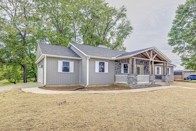 228 E Walnut Street, Danville, OH 43014
