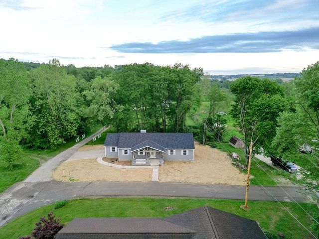 228 E Walnut Street, Danville, OH 43014