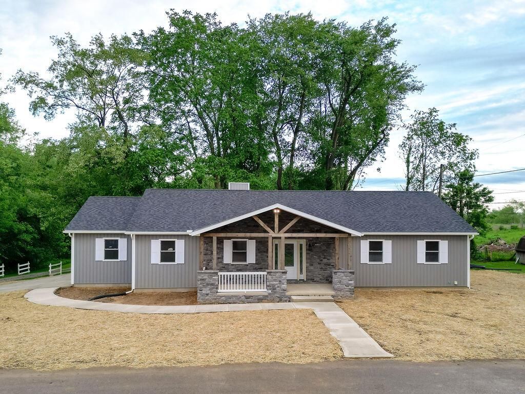 228 E Walnut Street, Danville, OH 43014
