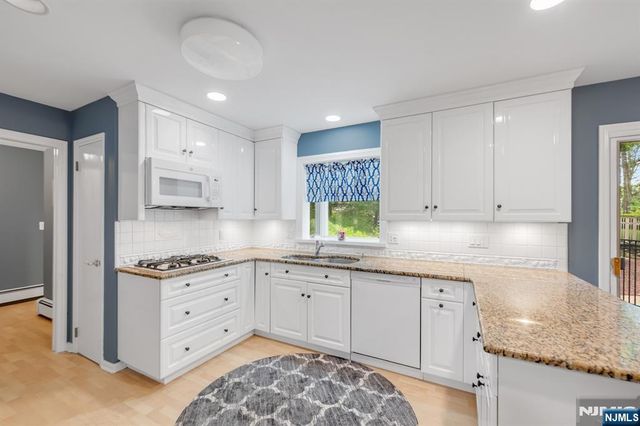 78 Urban Club Road, Wayne, NJ 07470