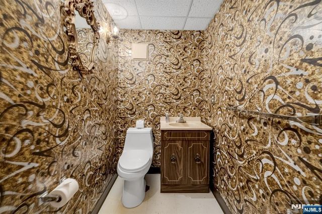 78 Urban Club Road, Wayne, NJ 07470