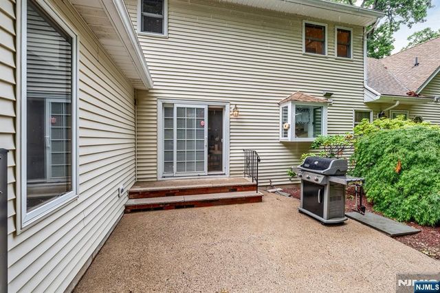 78 Urban Club Road, Wayne, NJ 07470