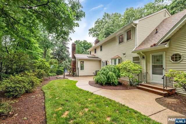 78 Urban Club Road, Wayne, NJ 07470