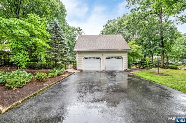 78 Urban Club Road, Wayne, NJ 07470